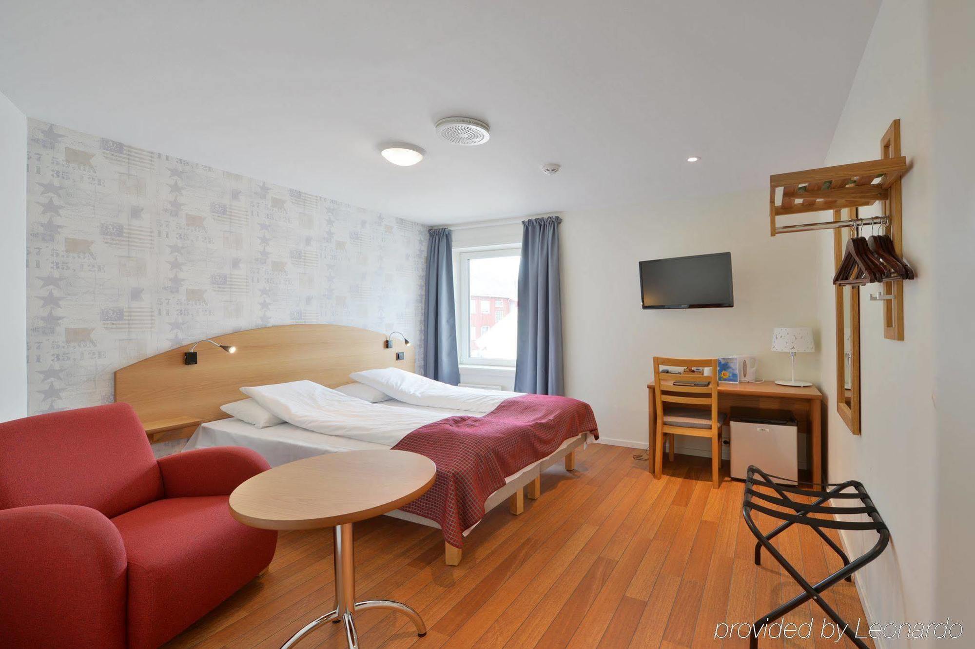 Astoria Hotel Kristiansund Exteriör bild