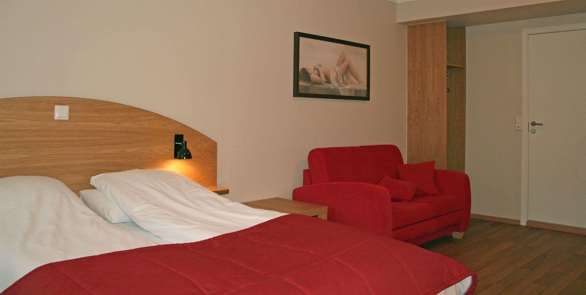 Astoria Hotel Kristiansund Exteriör bild